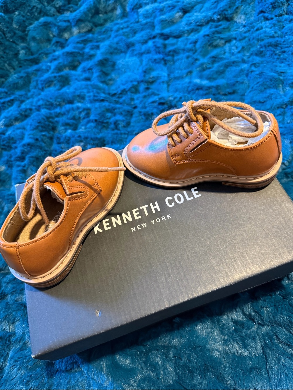 Kenneth Cole Toddler Lace-Up Dress Shoes in Cognac - Picture 5 of 6